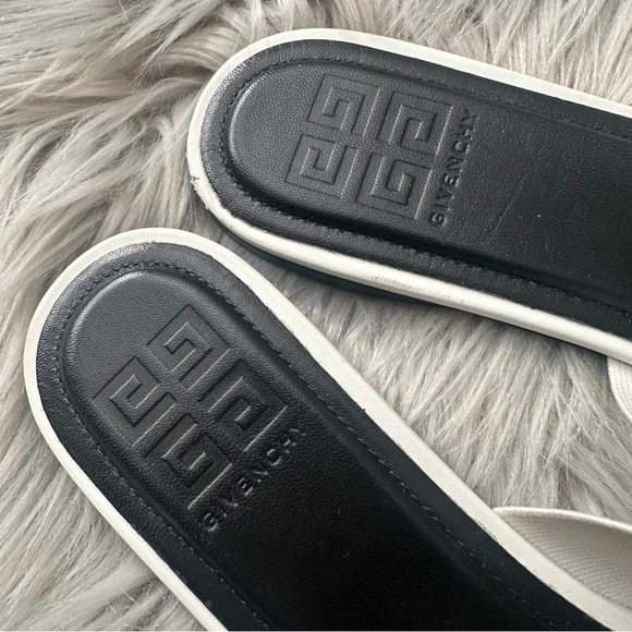 GIVENCHY Bedford 4G Logo White Leather Flats
Mules Size 37 - Picture 8 of 13